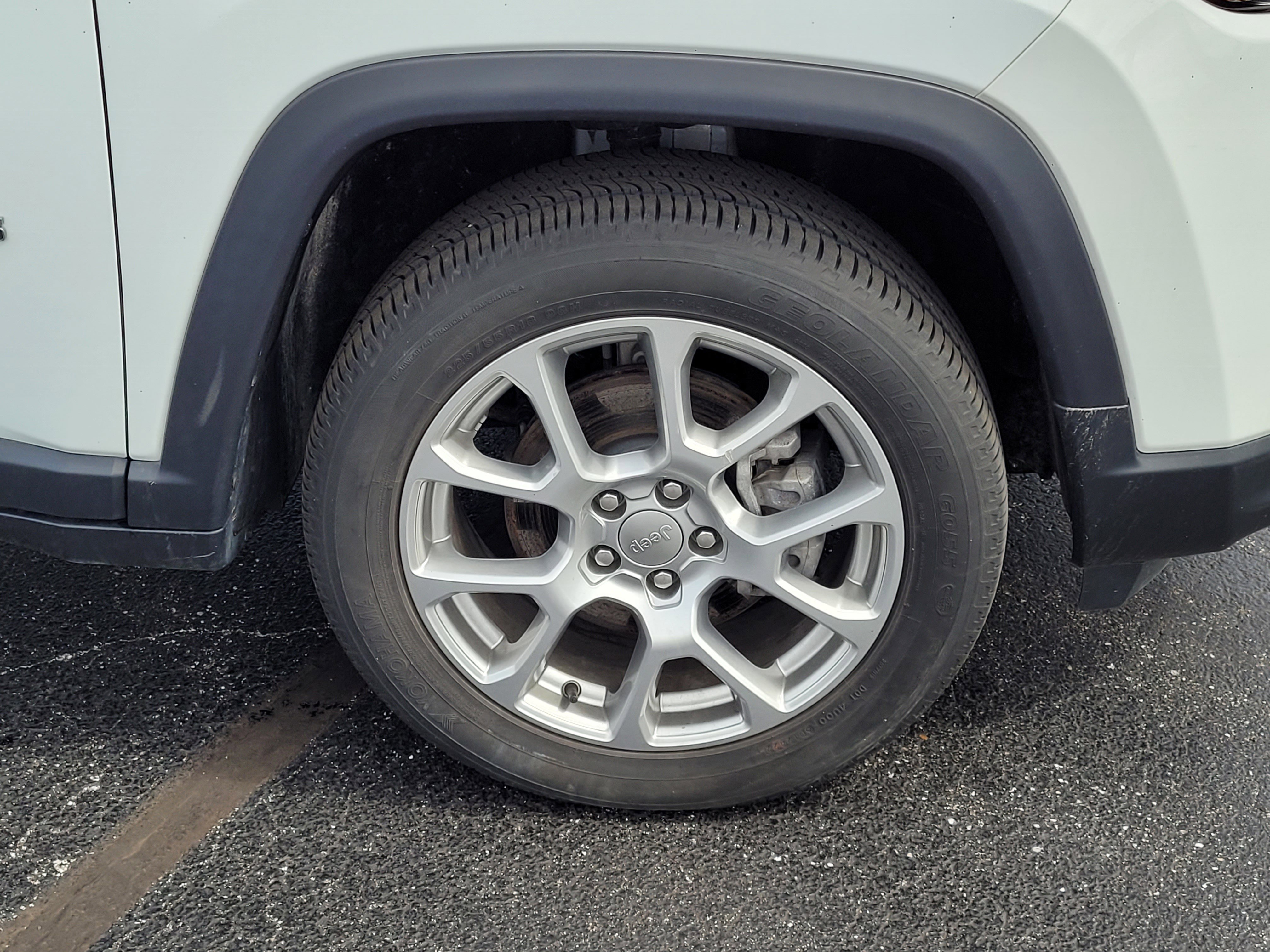 Used 2022 Jeep Compass Latitude image 10