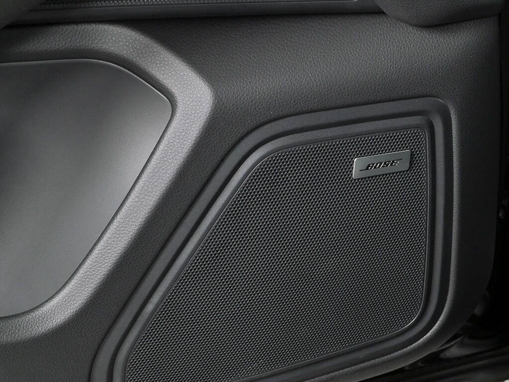 Certified 2026 Porsche Macan AWD/4WD image 7