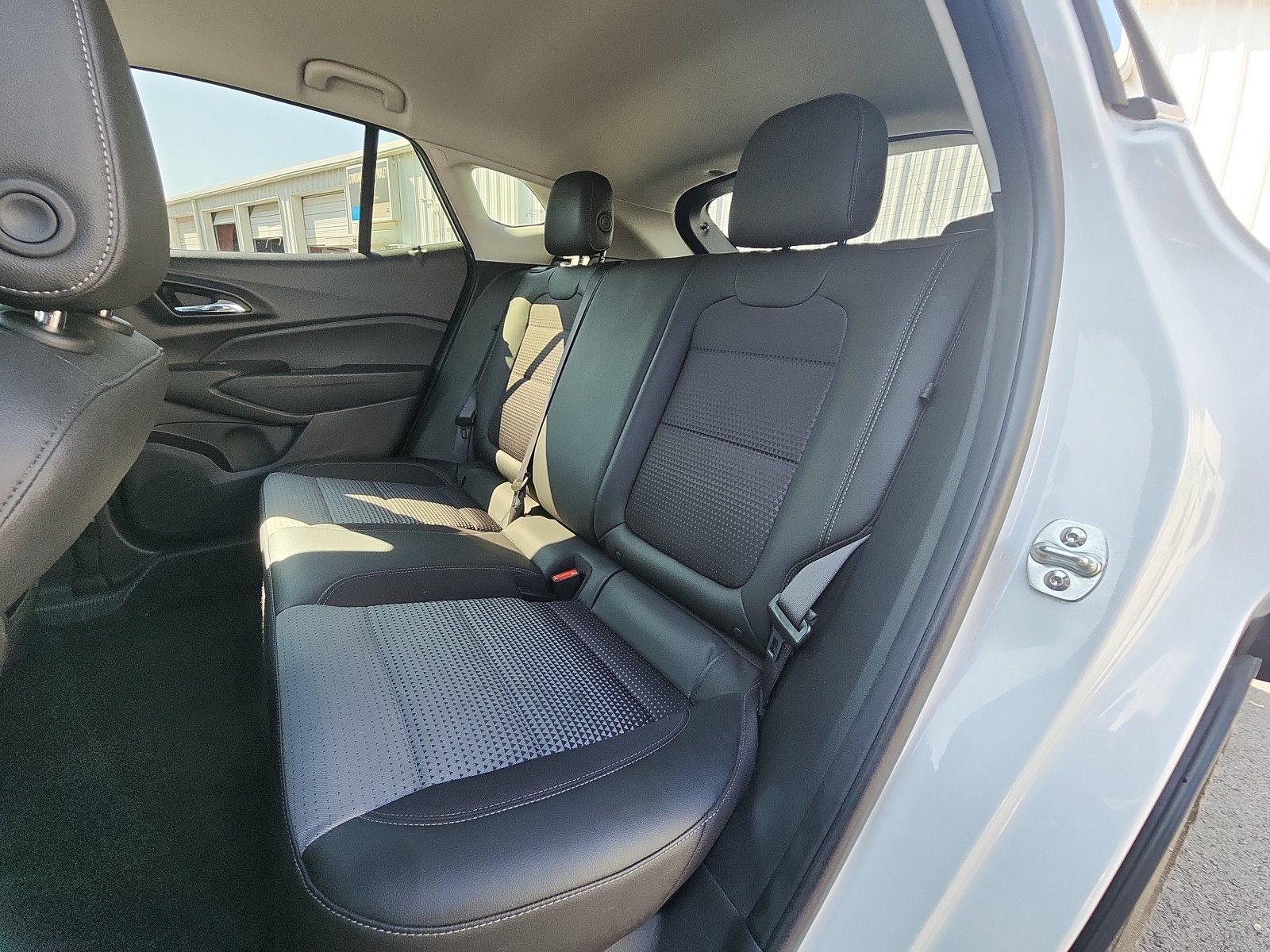 Used 2025 Chevrolet Trax LT w/ Driver Confidence Package FWD image 22