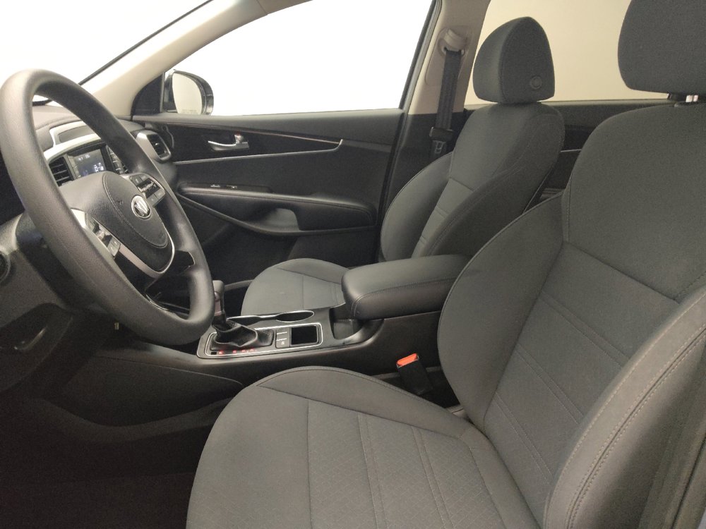 Used 2020 Kia Sorento LX FWD image 17