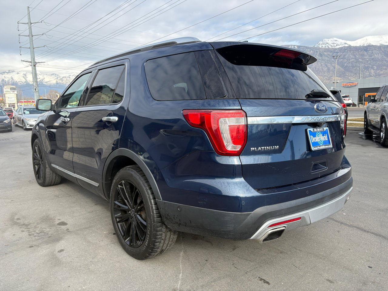 Used 2017 Ford Explorer Platinum image 25