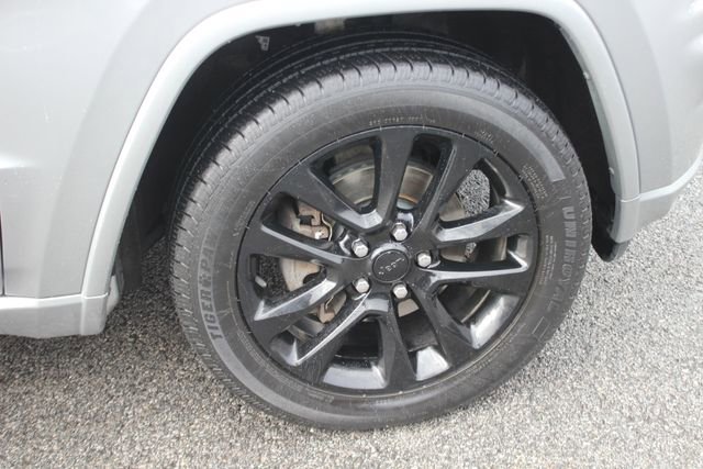 Used 2020 Jeep Grand Cherokee Altitude AWD/4WD image 35