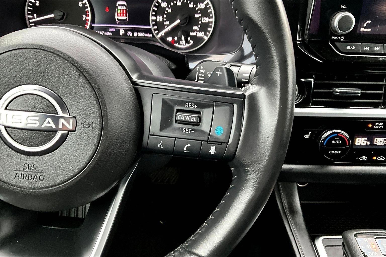 Used 2024 Nissan Pathfinder SV image 11