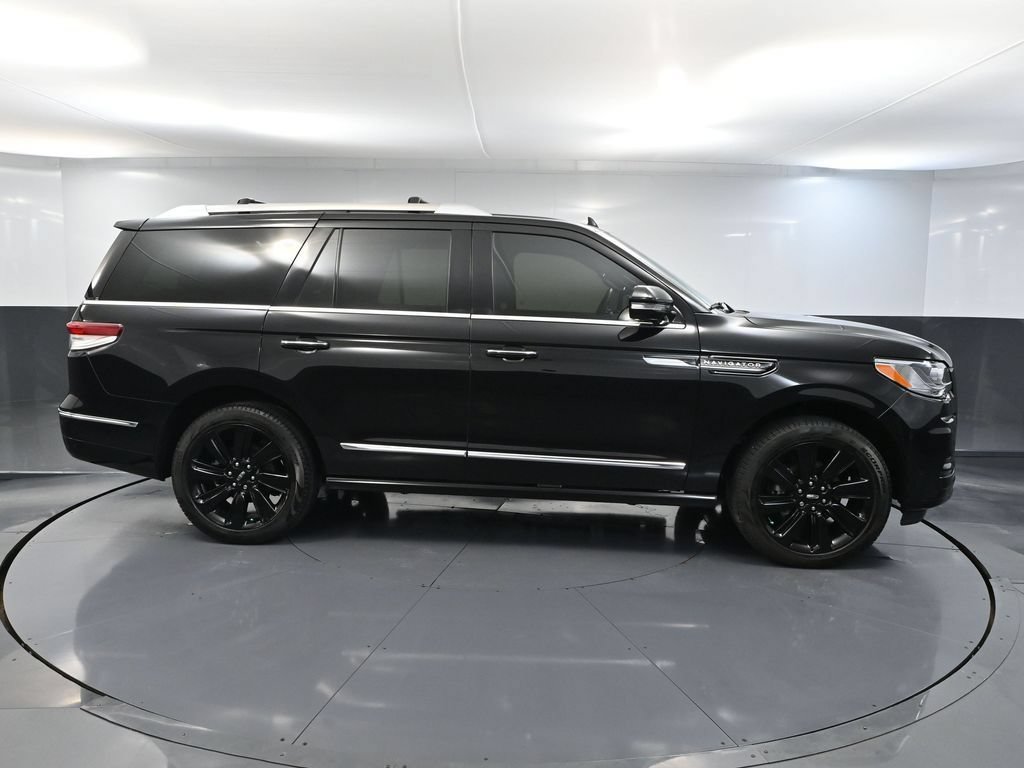 Used 2024 Lincoln Navigator Reserve w/ Equipment Group 201A AWD/4WD image 4