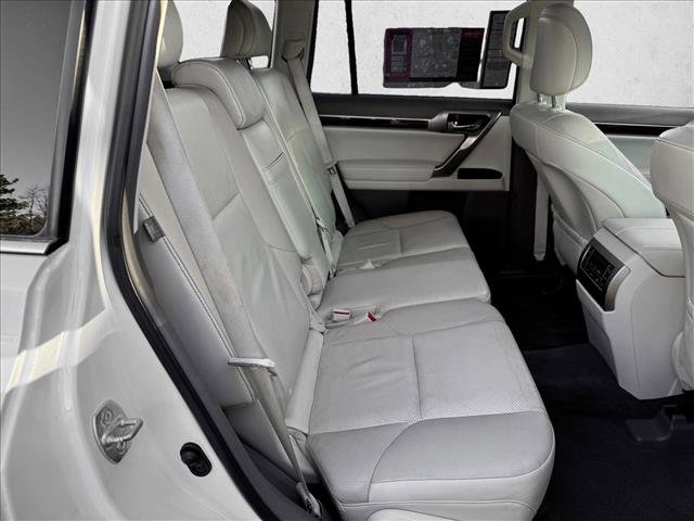 Used 2015 Lexus GX 460 w/ Premium Package image 20