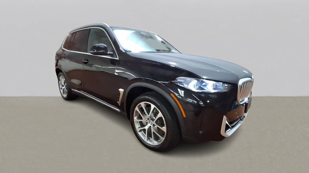Used 2025 BMW X5 xDrive40i w/ Premium Package image 2
