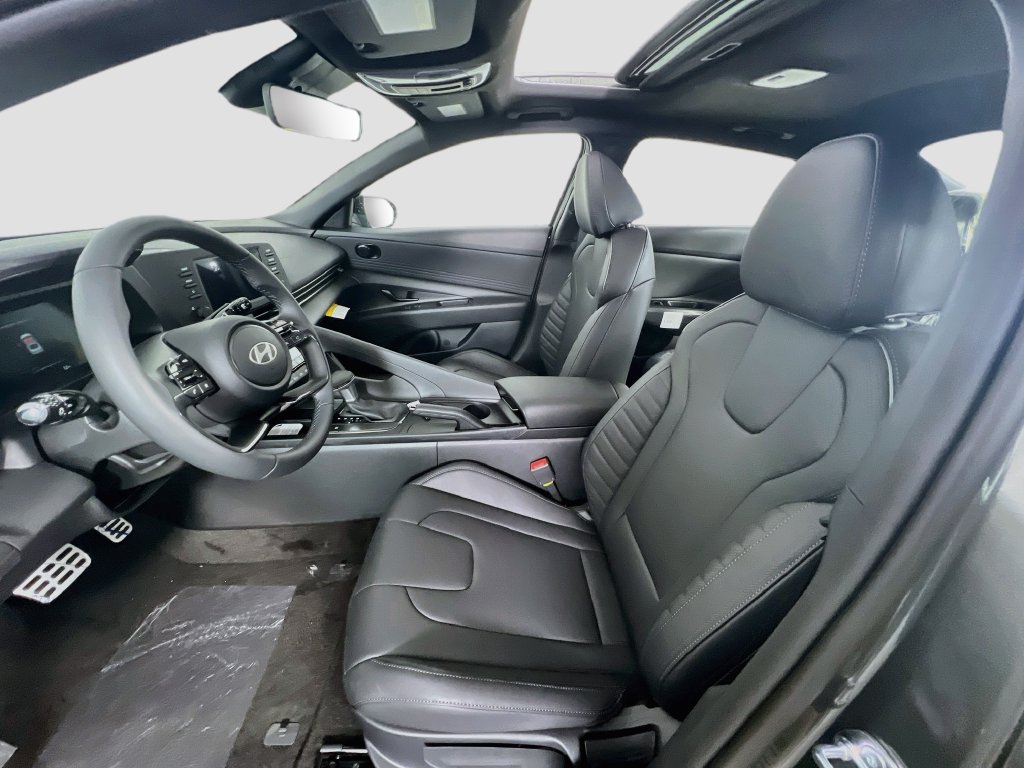 New 2026 Hyundai Elantra SEL Sport FWD image 18