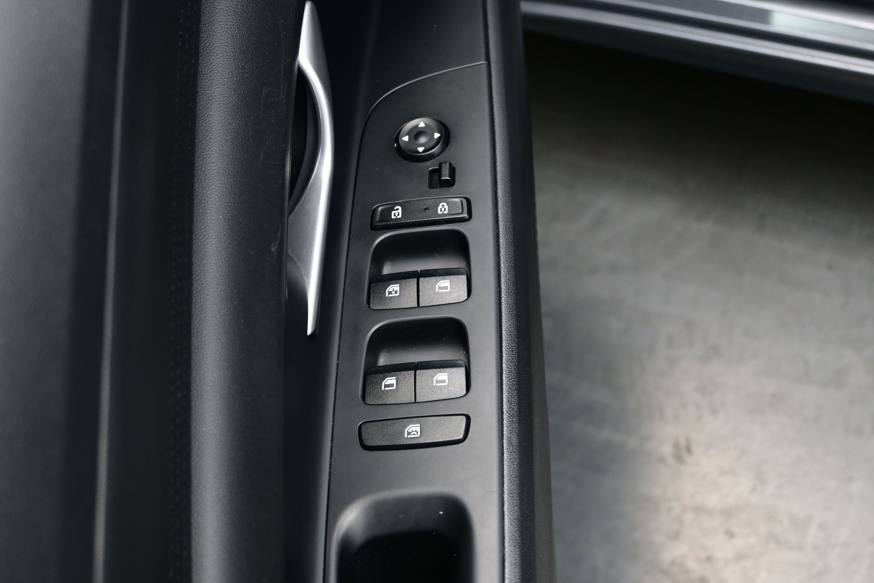 Used 2023 Hyundai Elantra SEL image 10