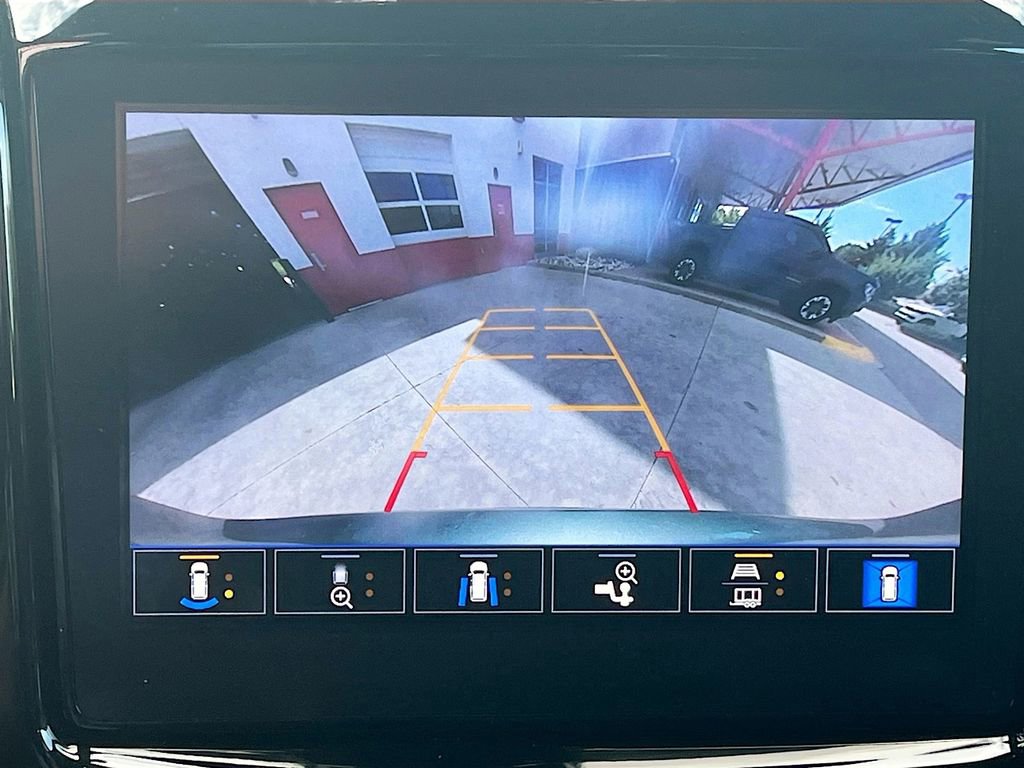 Used 2023 Chevrolet Traverse LT w/ LT Premium Package image 14