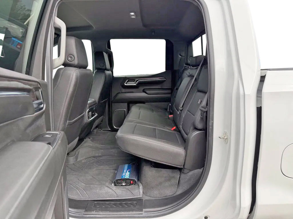 Used 2024 Chevrolet Silverado 1500 LTZ w/ LTZ Convenience Package II AWD/4WD image 28