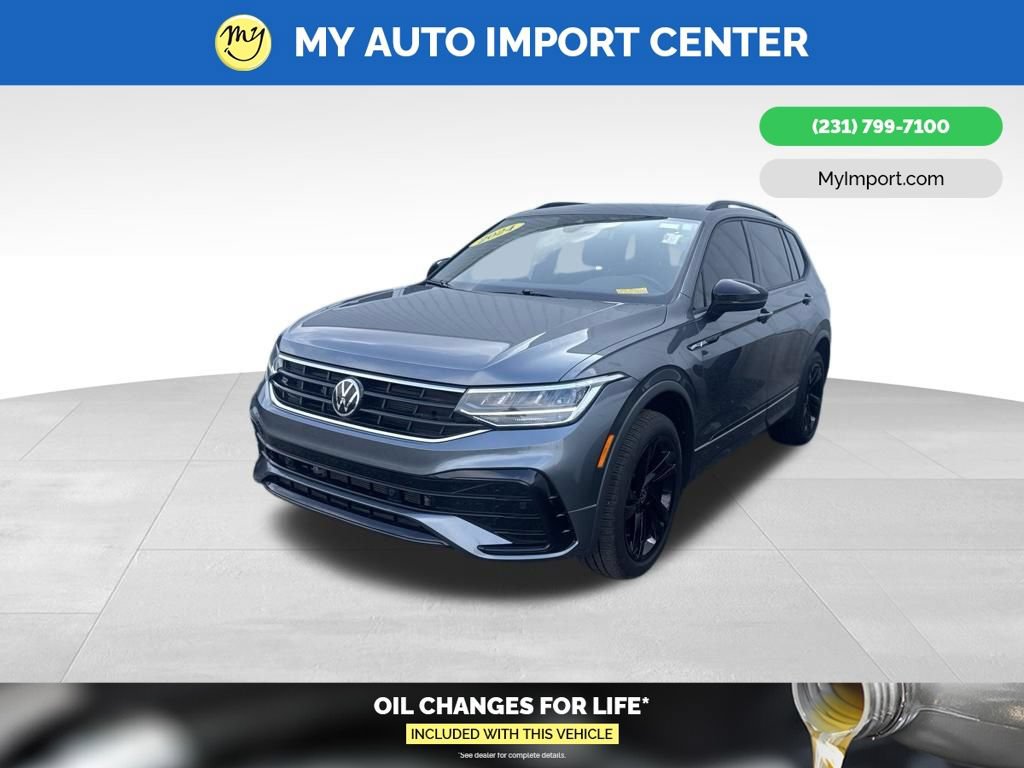 Used 2024 Volkswagen Tiguan SE R-Line AWD/4WD image 3