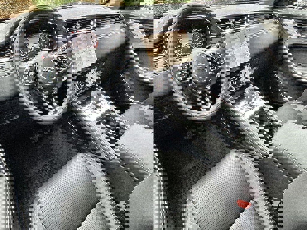 New 2026 Jaguar F-PACE R-Dynamic S image 13