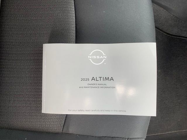 Used 2025 Nissan Altima 2.5 SV FWD image 30