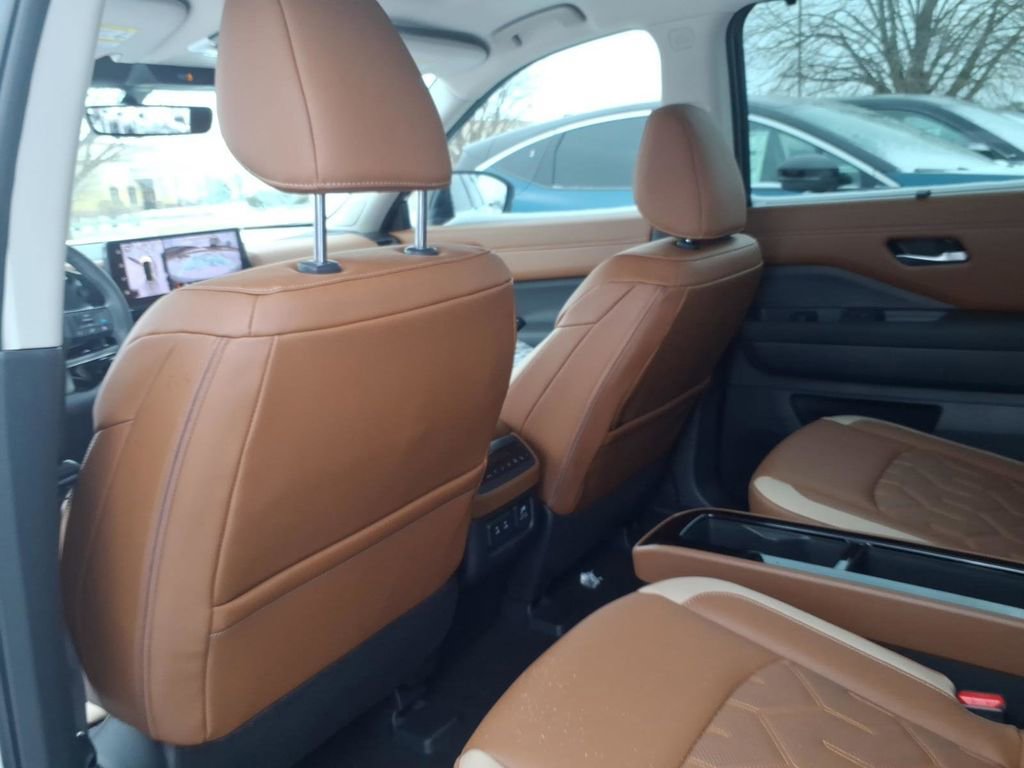 New 2026 Nissan Pathfinder Platinum image 27