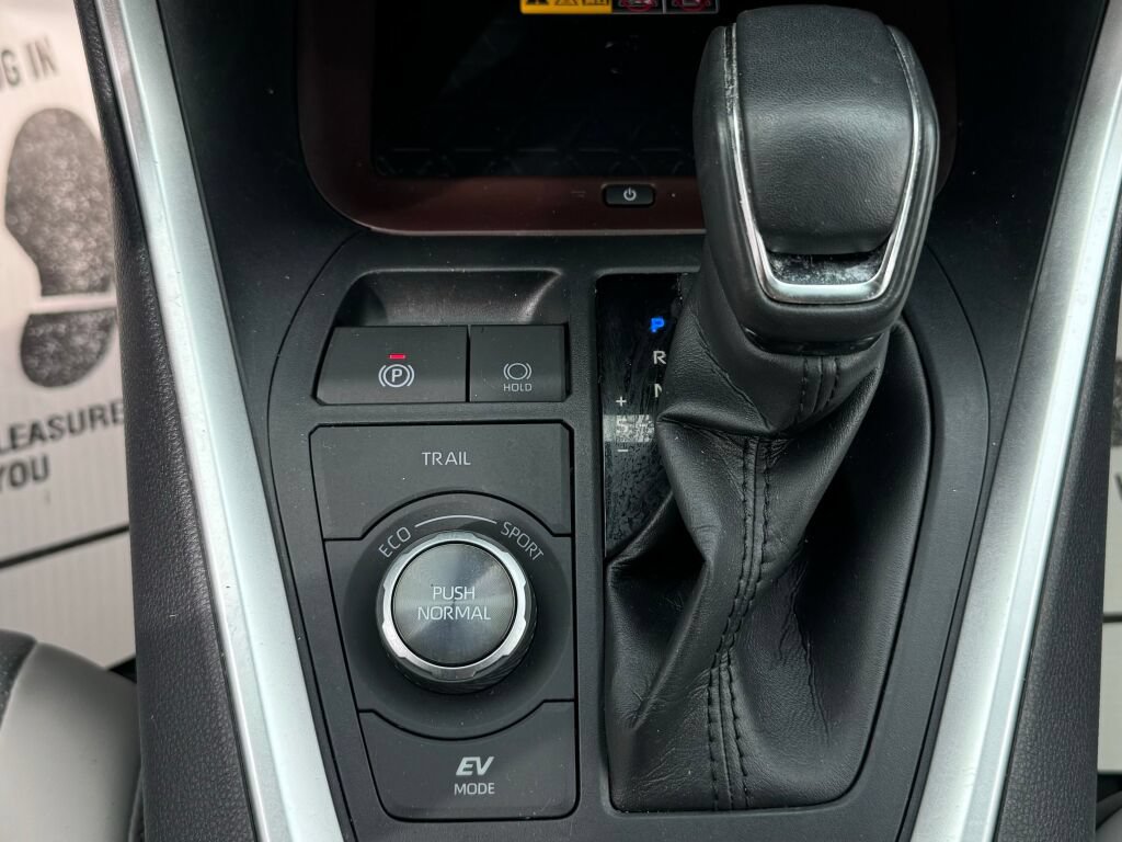 Used 2022 Toyota RAV4 Limited AWD/4WD image 30