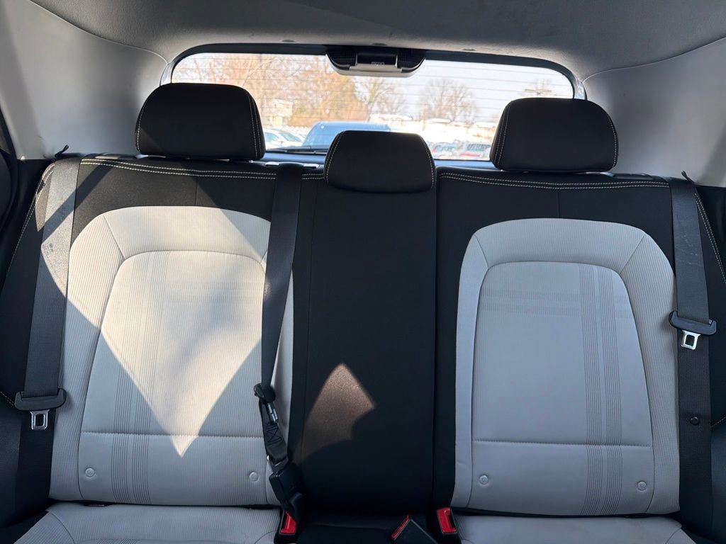 Used 2024 Hyundai Venue SEL image 36