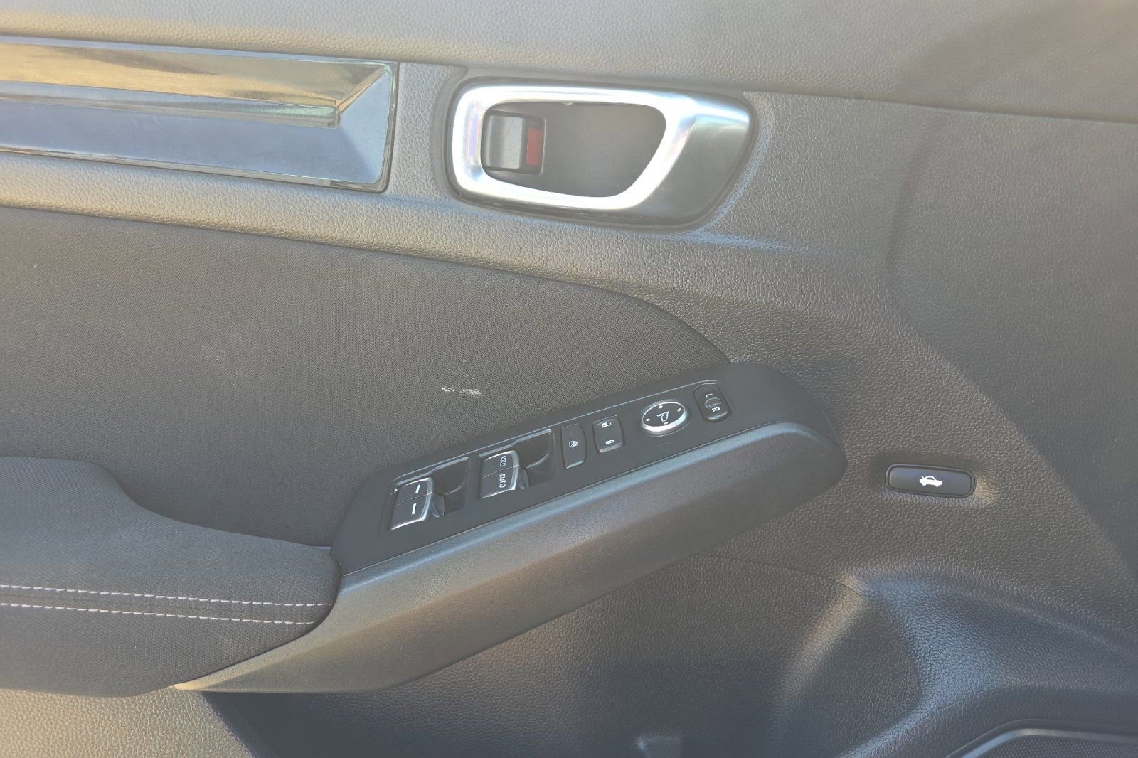 Used 2025 Honda Civic Sport image 11