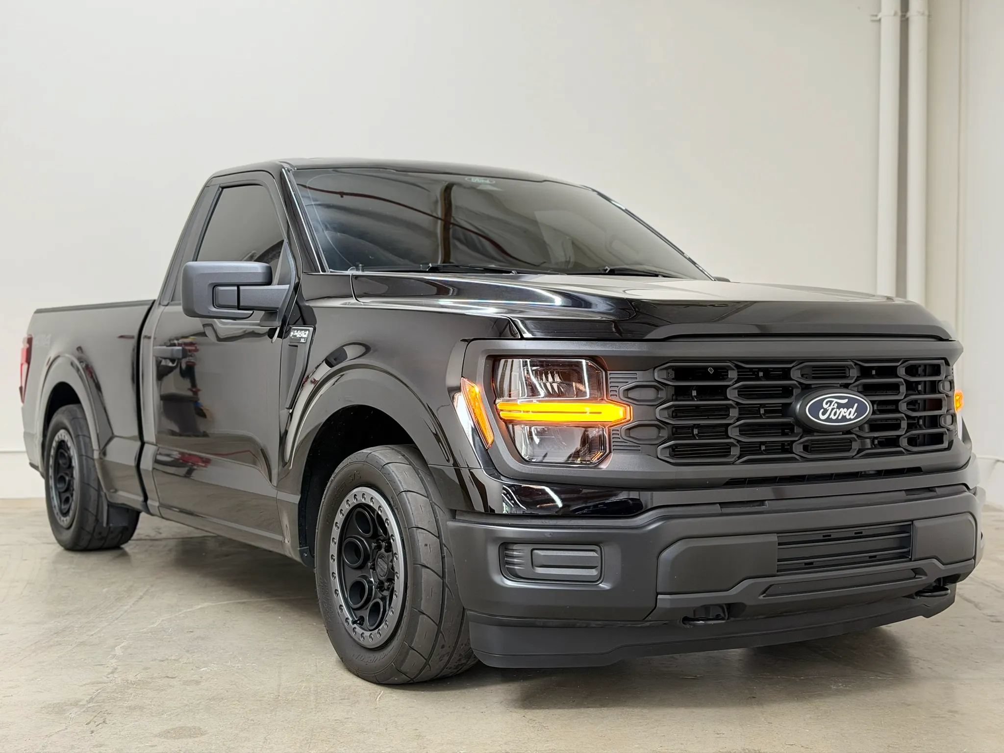 Used 2025 Ford F150 XL AWD/4WD image 3
