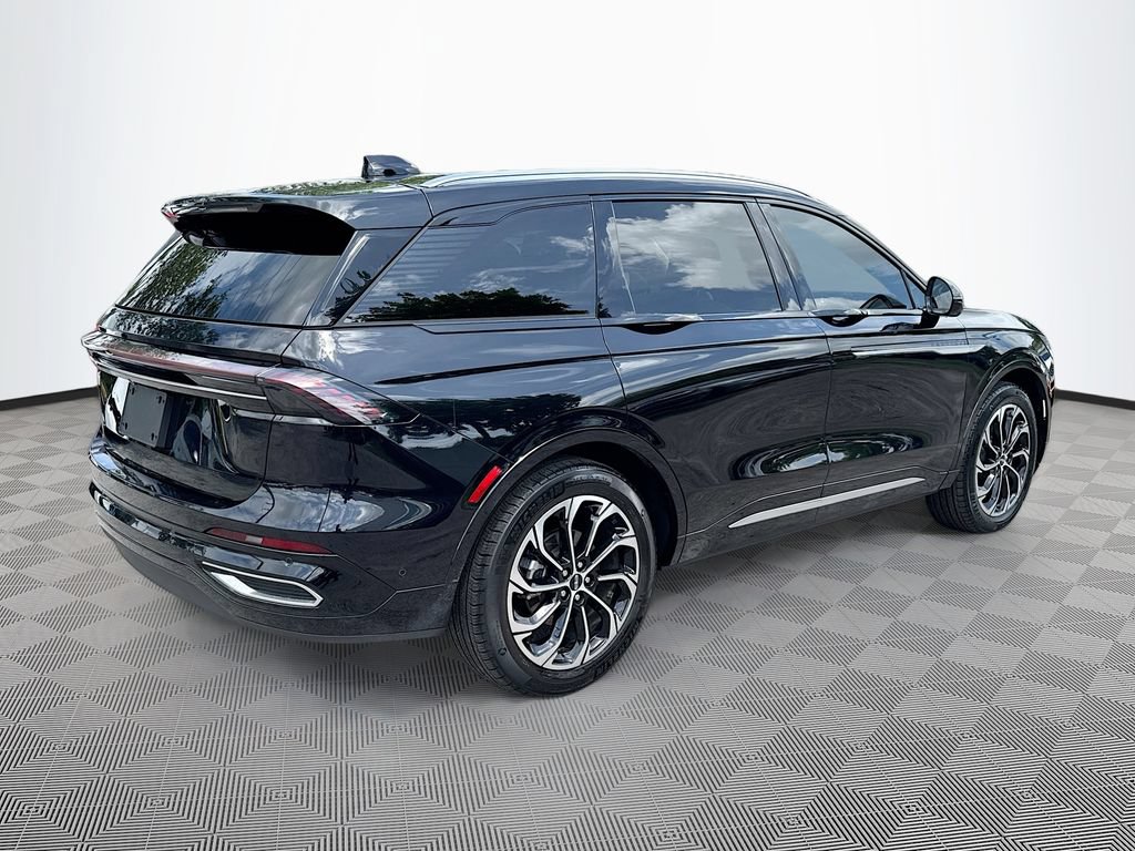 Used 2024 Lincoln Nautilus Reserve w/ Equipment Group 202A AWD/4WD image 6