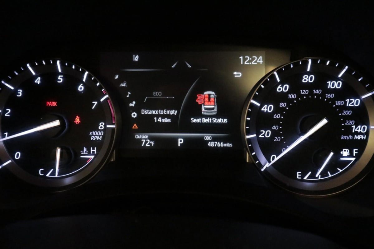 Used 2022 Toyota Highlander XSE FWD image 17