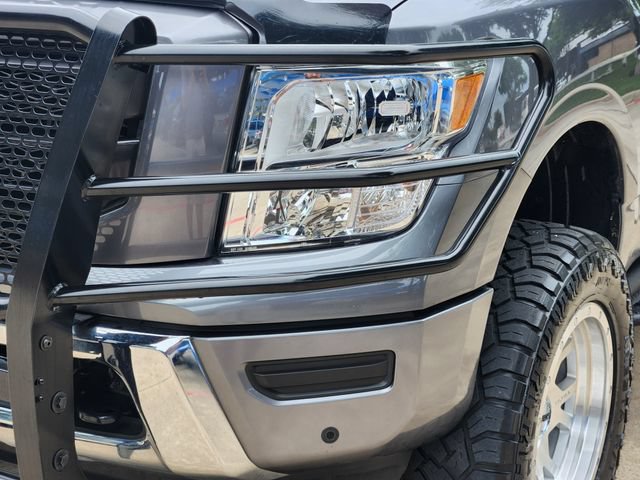 Used 2024 Nissan Titan SV w/ SV Convenience Package AWD/4WD image 17