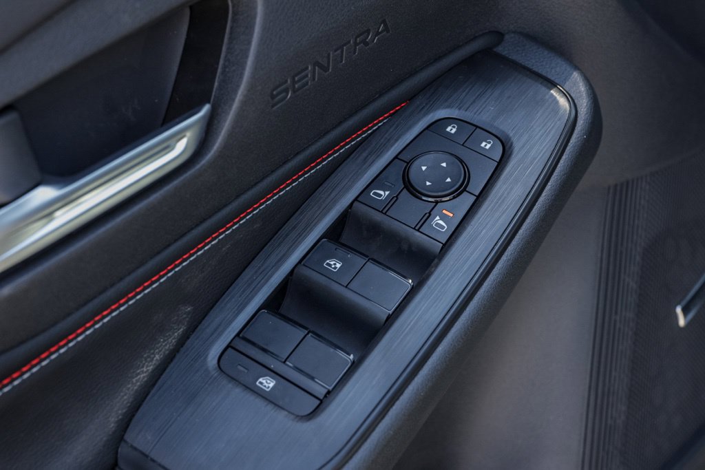 New 2027 Nissan Sentra SR FWD image 15