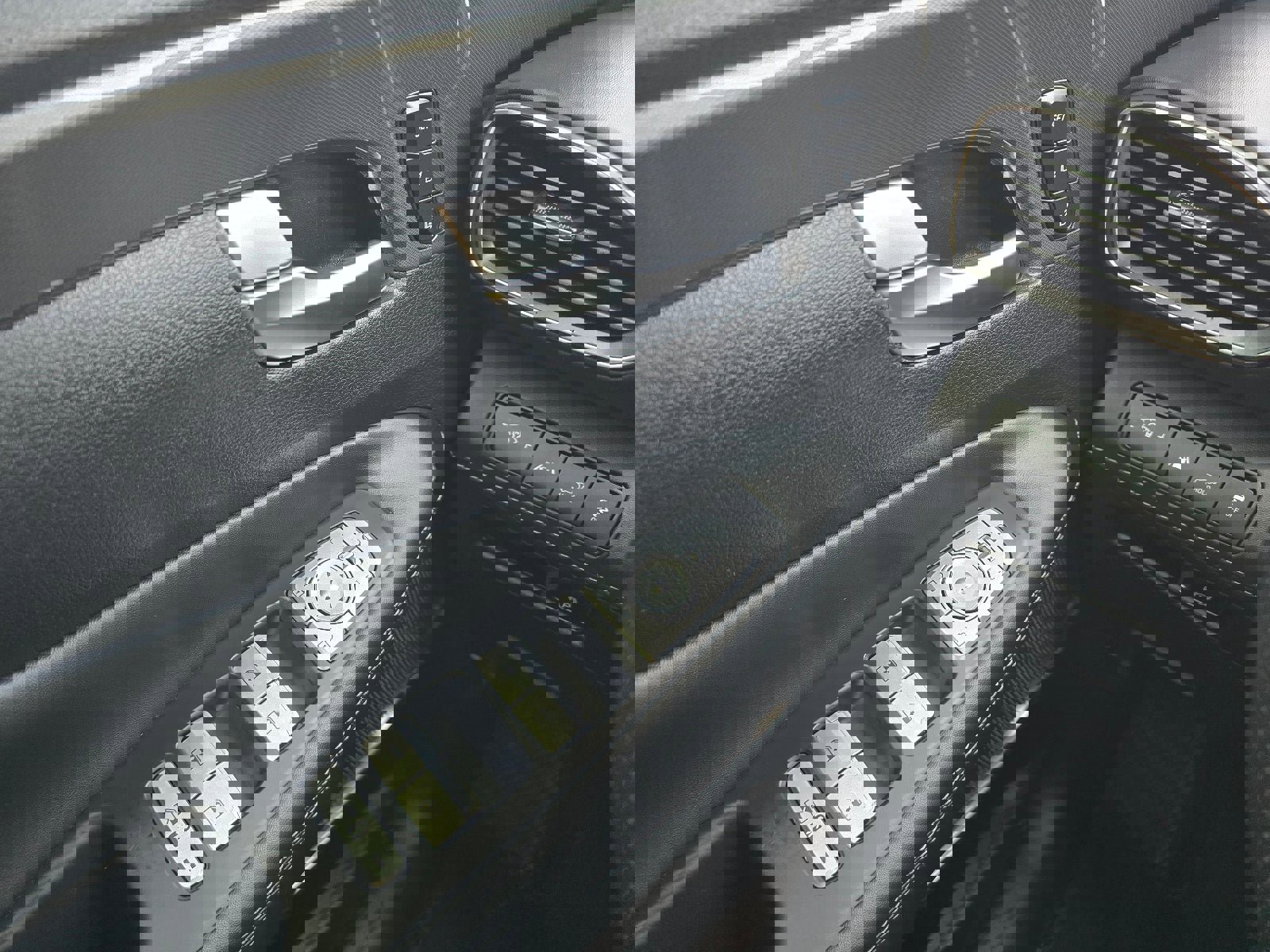 Used 2023 Hyundai Santa Fe Calligraphy image 22