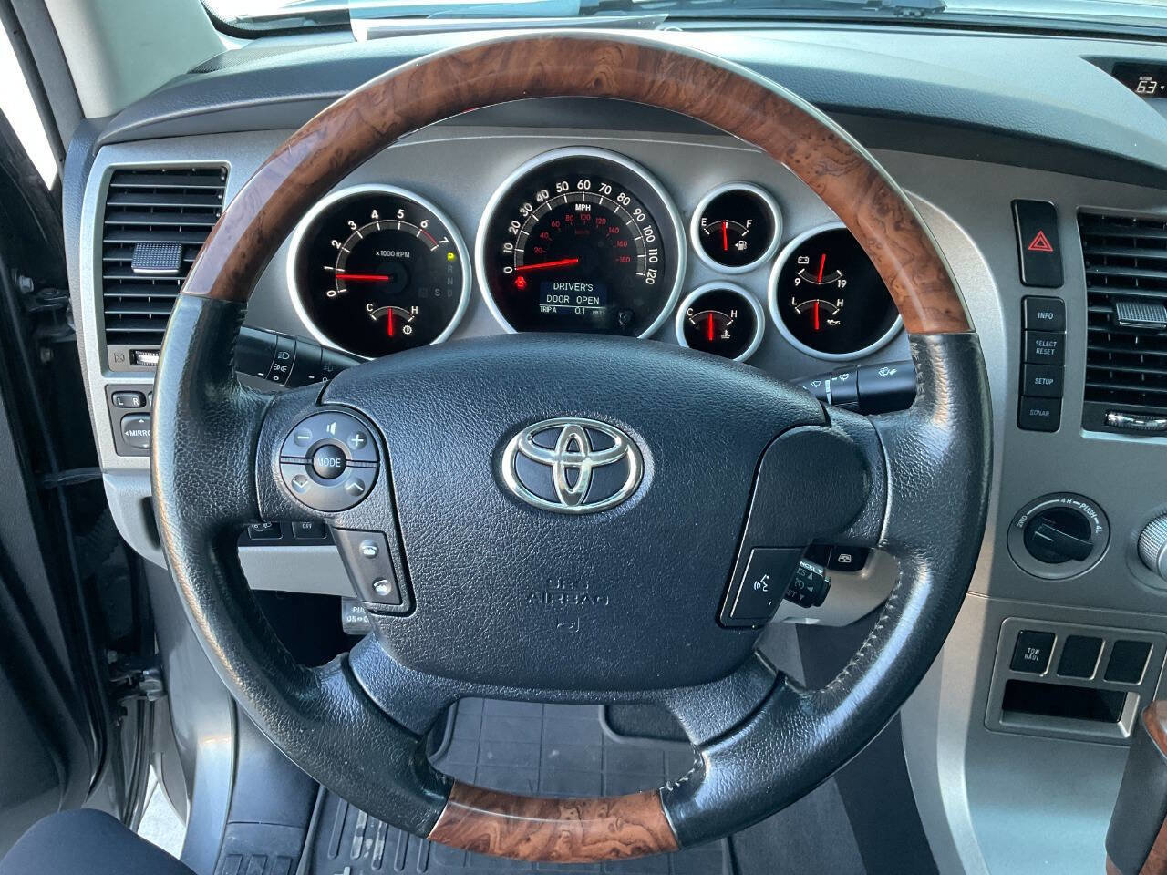 Used 2013 Toyota Tundra Platinum image 17