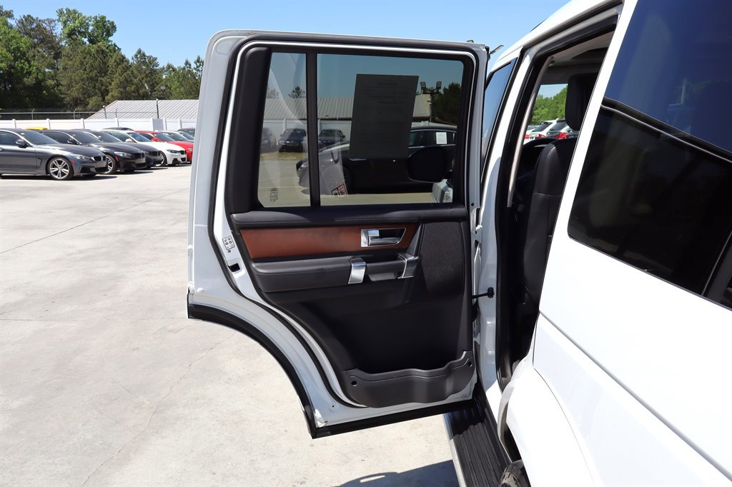 Used 2016 Land Rover LR4 HSE LUX AWD/4WD image 41