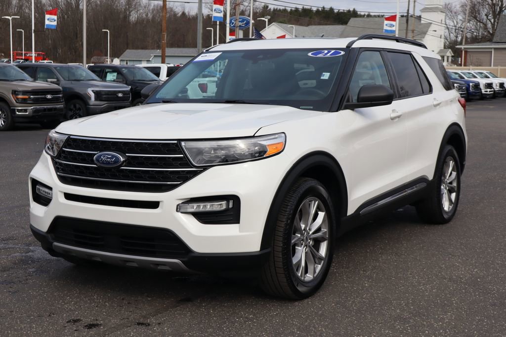 Used 2021 Ford Explorer XLT w/ Equipment Group 202A image 14