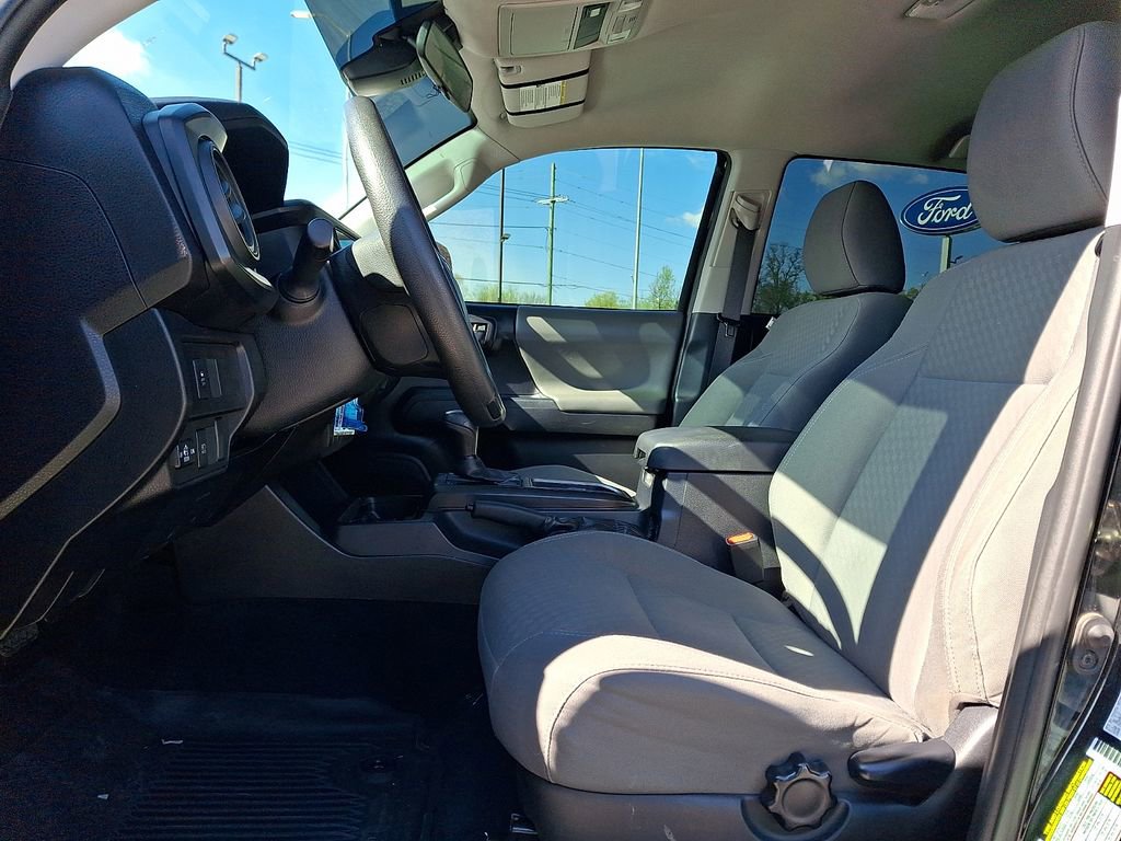 Used 2020 Toyota Tacoma SR image 12
