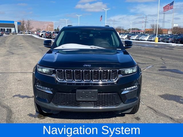 Used 2023 Jeep Grand Cherokee Limited image 3
