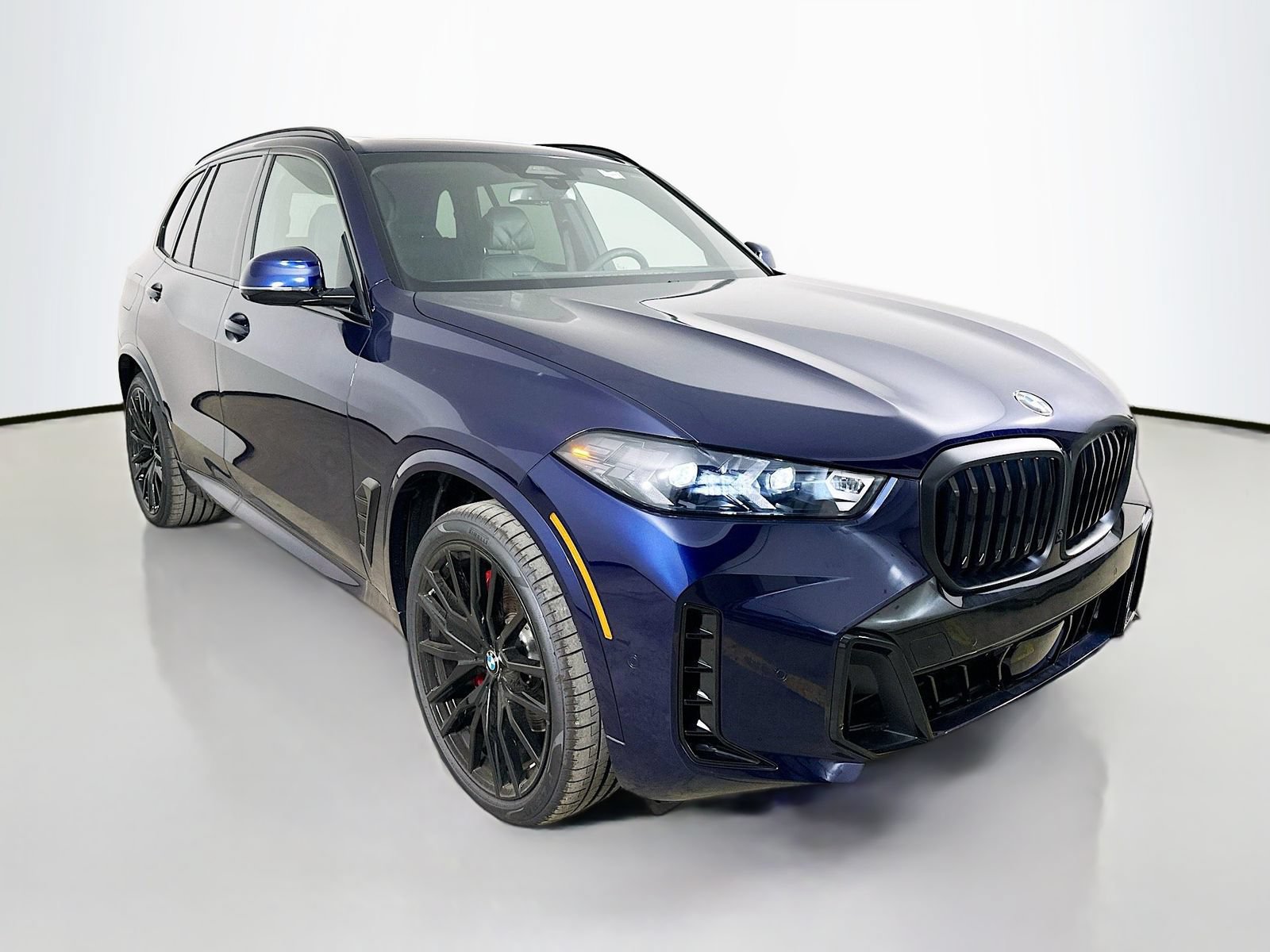 New 2026 BMW X5 xDrive40i w/ M Sport Package AWD/4WD image 3