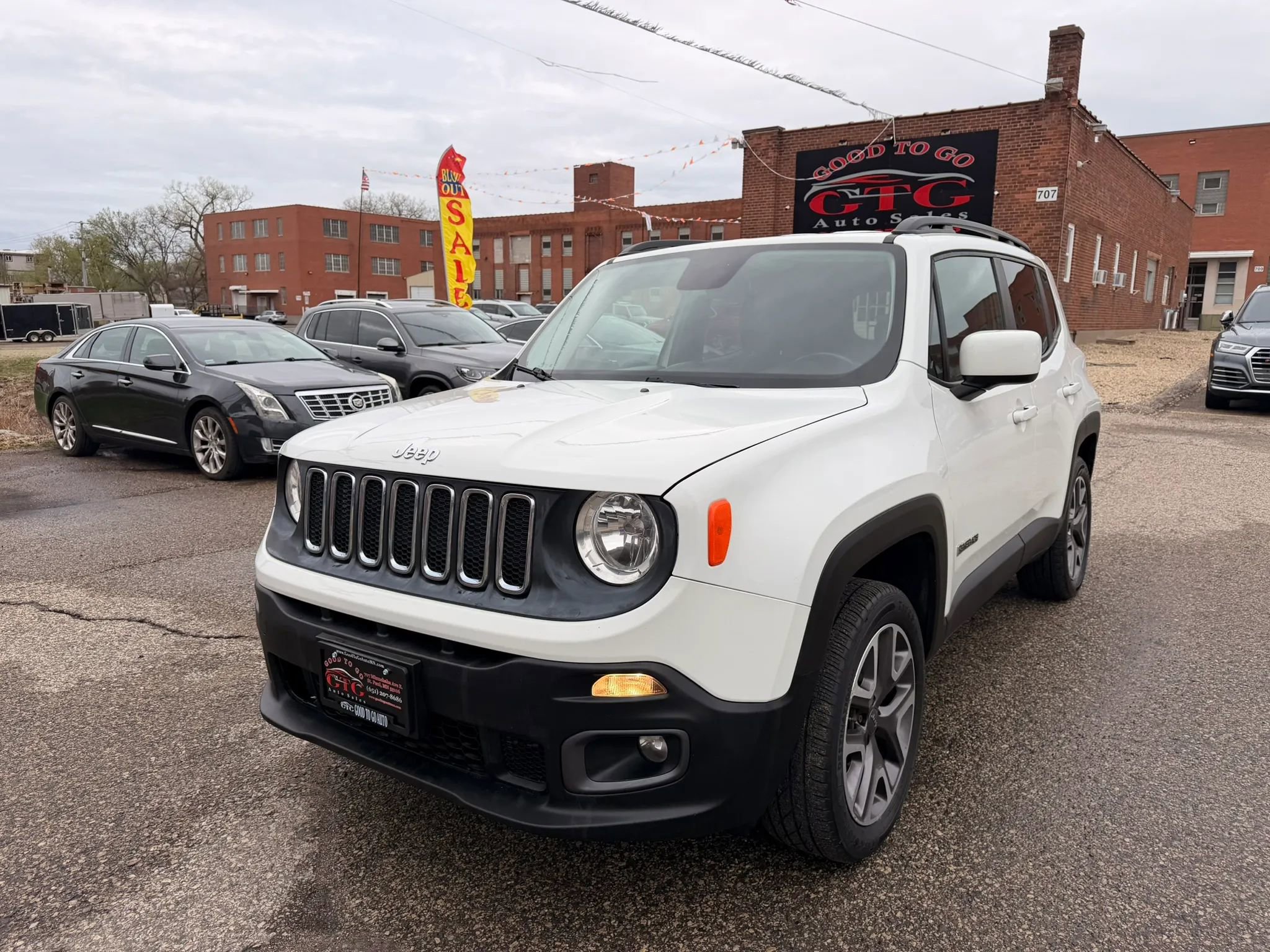 Used 2015 Jeep Renegade Latitude AWD/4WD image 2