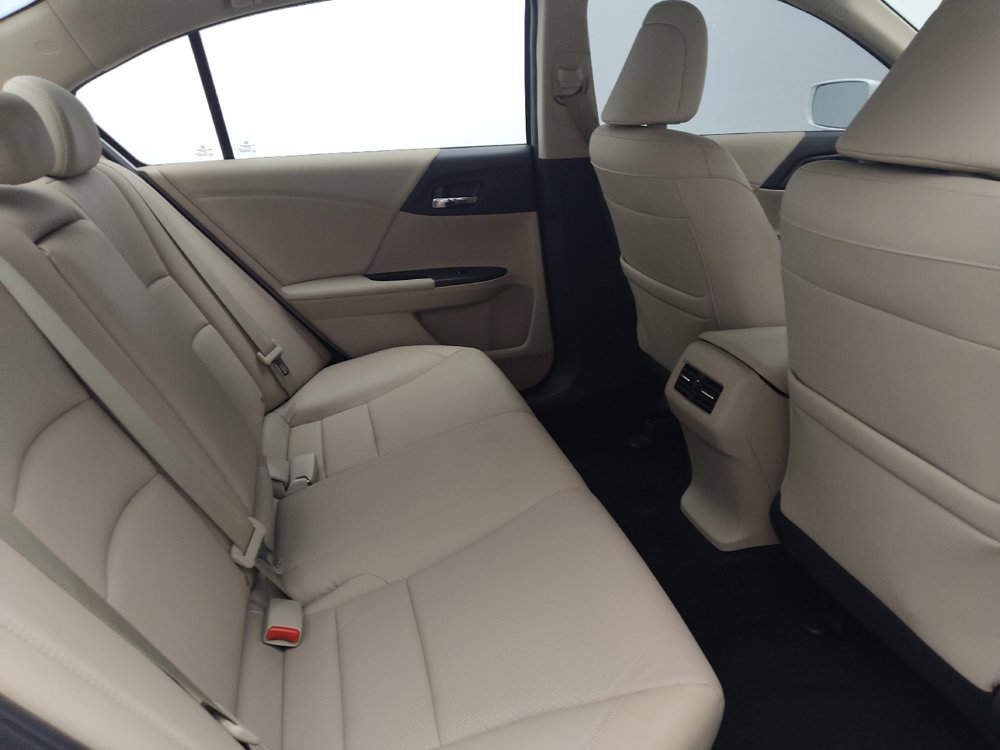 Used 2015 Honda Accord Touring image 19