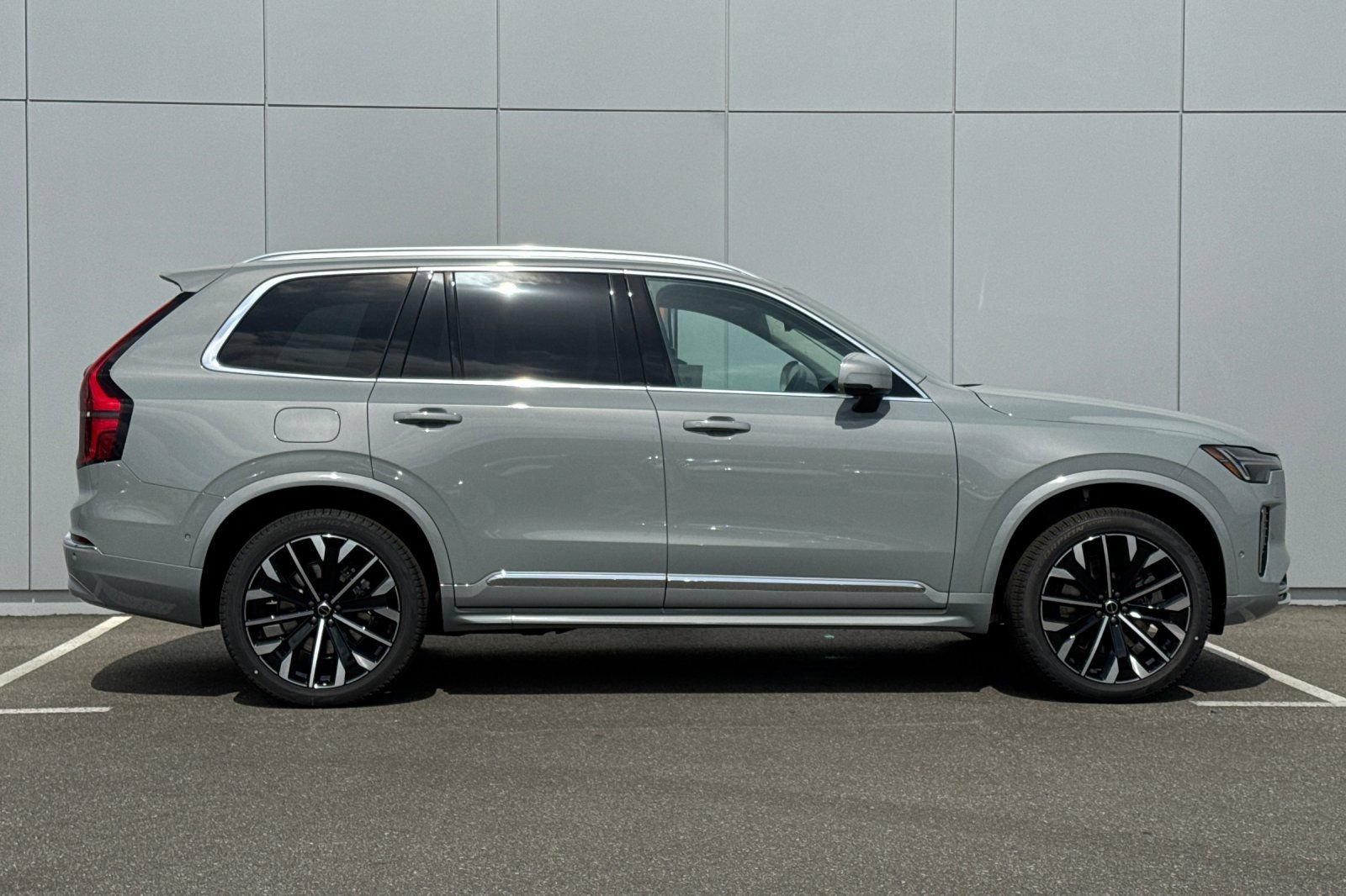 New 2026 Volvo XC90 T8 Ultra w/ Protection Package AWD/4WD image 6