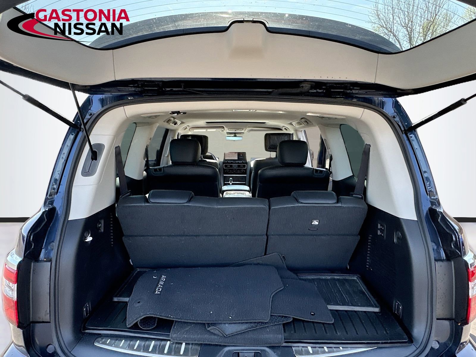 Used 2023 Nissan Armada Platinum w/ Captain's Chairs Package image 35