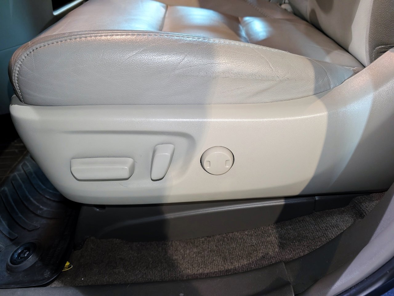 Used 2017 Toyota Sienna XLE image 15