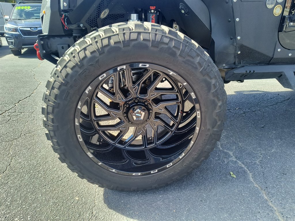 Used 2018 Jeep Wrangler Unlimited Sahara image 11