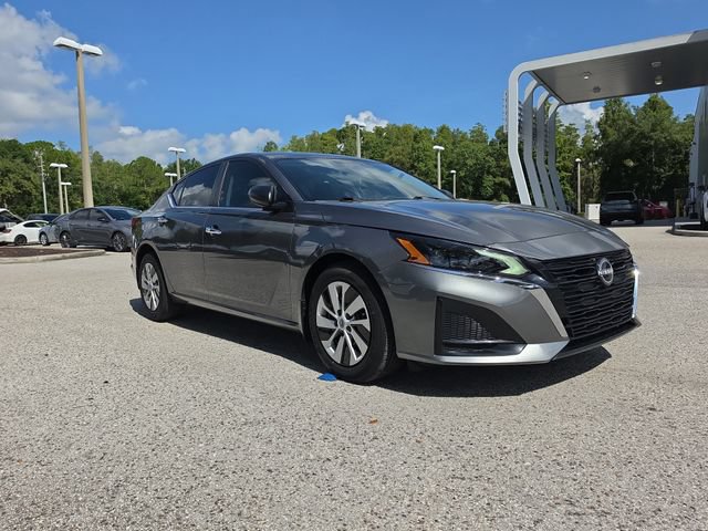 Certified 2025 Nissan Altima 2.5 S FWD image 2
