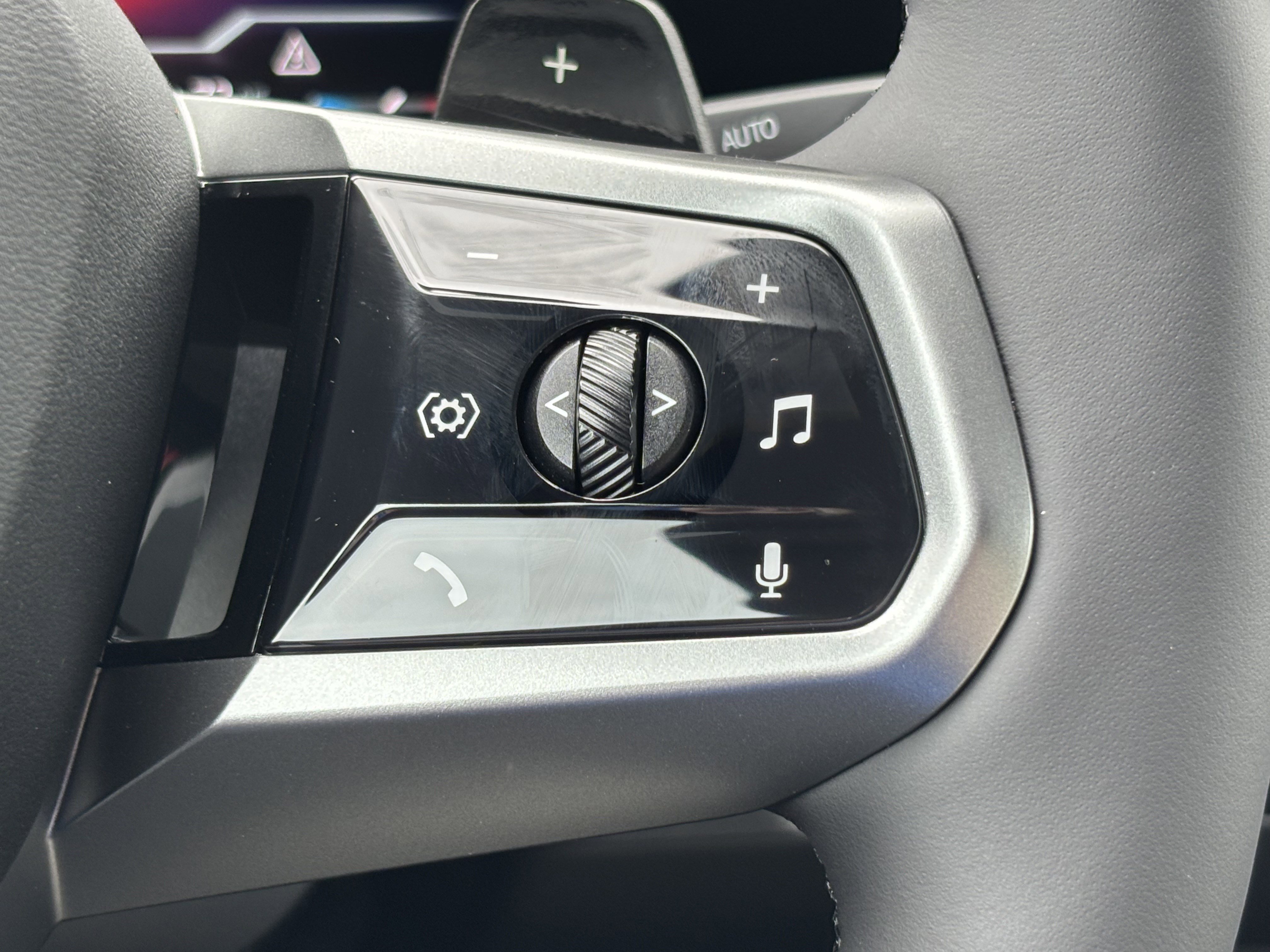 Used 2026 BMW 530i w/ M Sport Package image 22