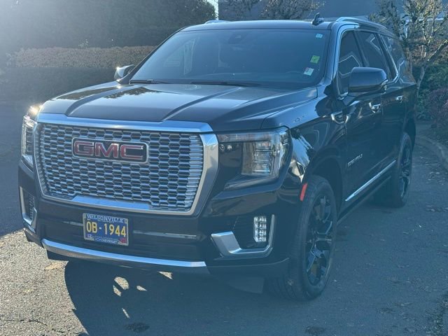 Used 2022 GMC Yukon Denali w/ Advanced Technology Package image 3