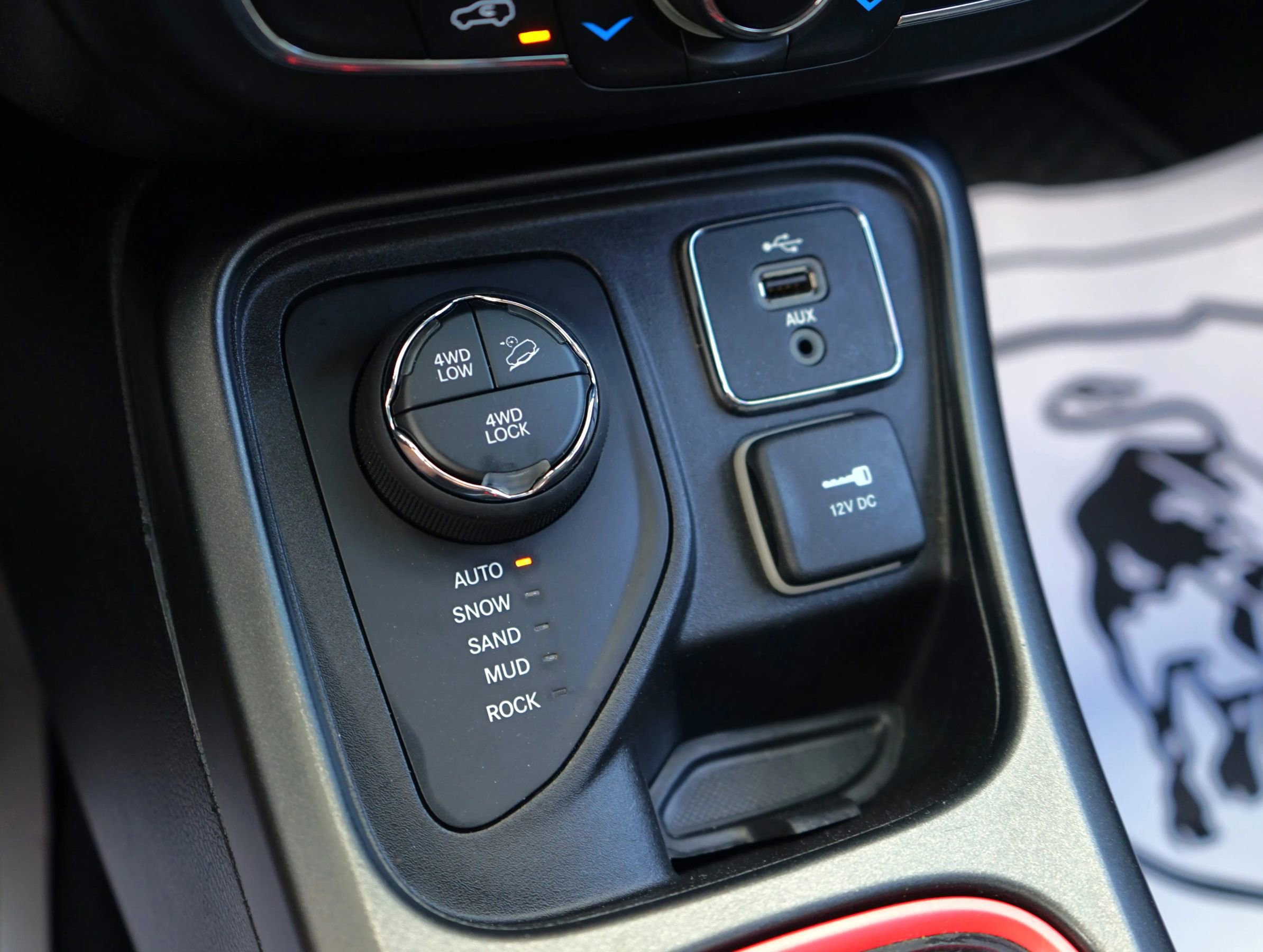 Used 2018 Jeep Compass Trailhawk image 23