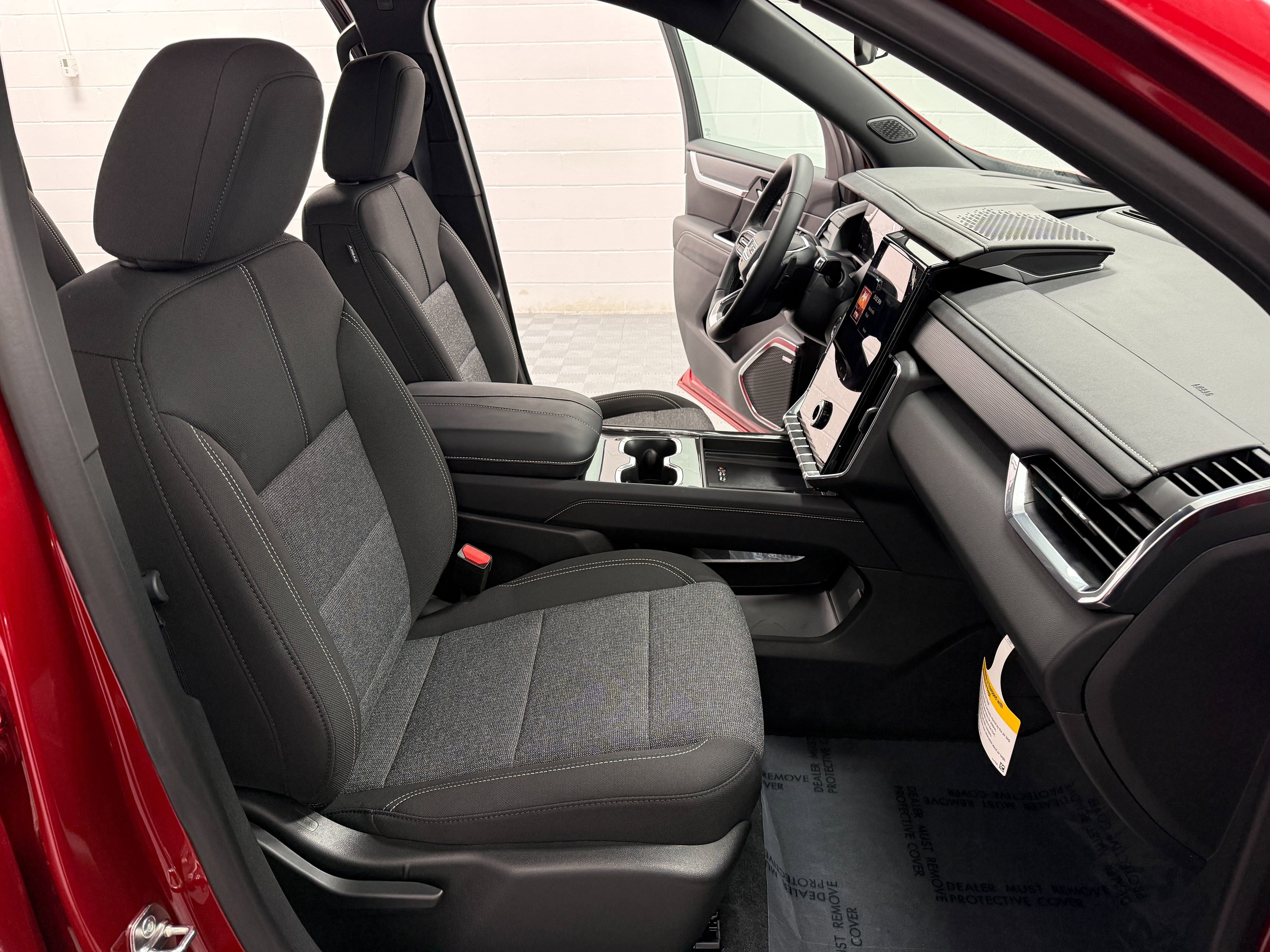 Used 2025 GMC Acadia Elevation w/ Black Edition AWD/4WD image 17