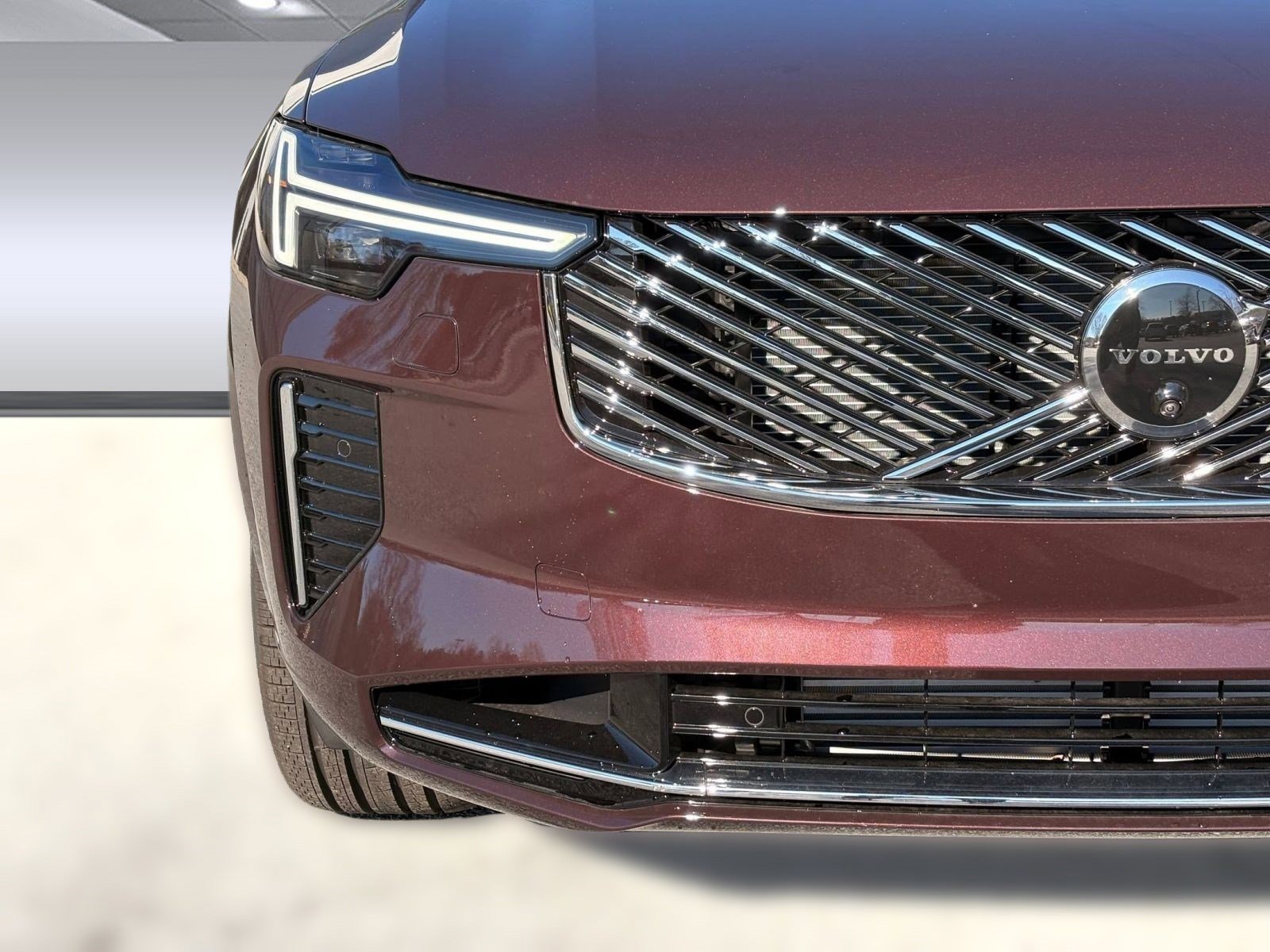 New 2026 Volvo XC90 T8 Plus w/ Protection Package image 11