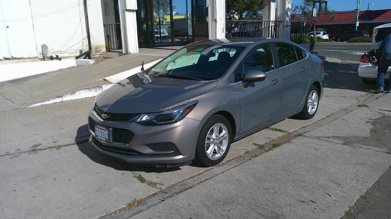 Used 2017 Chevrolet Cruze LT w/ Convenience Package