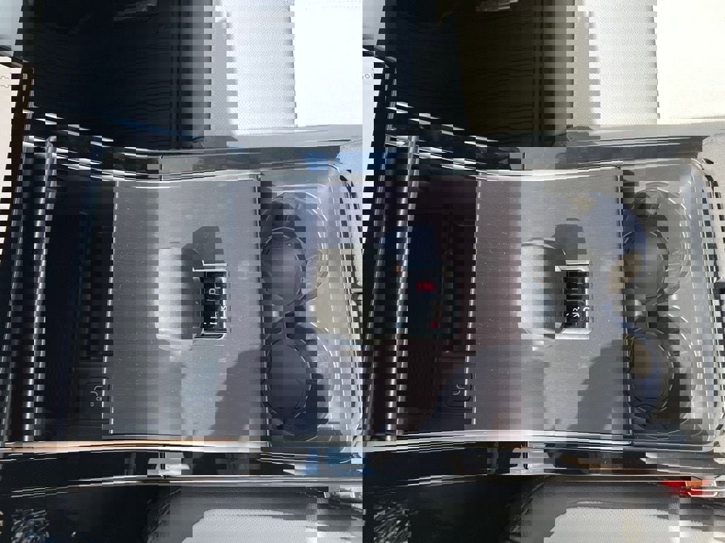 New 2026 Land Rover Range Rover Velar Dynamic SE image 22