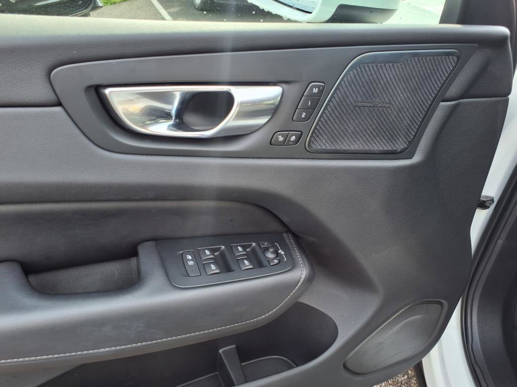 Used 2022 Volvo XC60 B6 Inscription w/ Advanced Package image 14