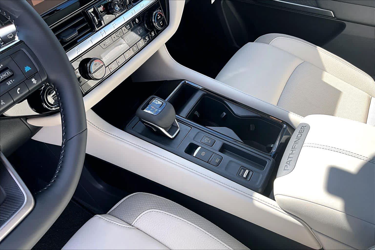 New 2026 Nissan Pathfinder SL FWD image 7