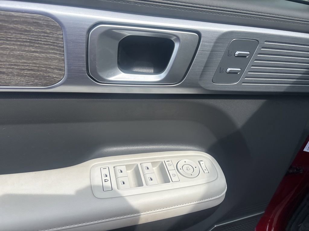 Used 2024 Hyundai Santa Fe Limited image 12